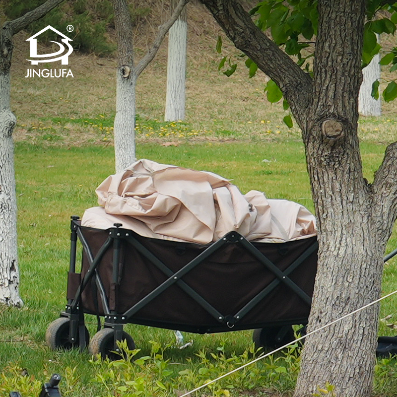 Khemah perkhemahan meletupkan